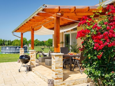 Stunning private villa for 6 guests with private pool, WIFI, TV and terrace