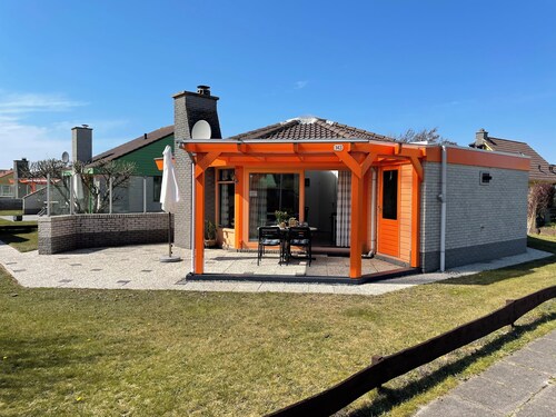 3 Schlafzimmer Unterkunft in Julianadorp aan Zee