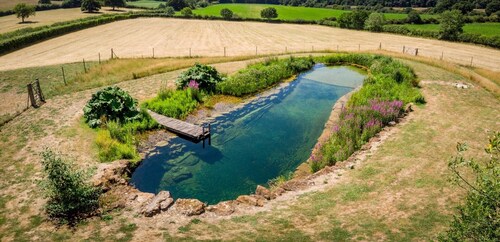 Jossies Snug - peaceful, private garden/hot tub, swimming lake, Spa and Wellness