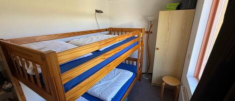 3 bedrooms, Internet