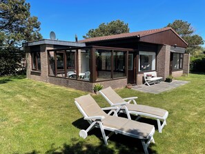 Terrace/patio - 2 bedroom accommodation in Julianadorp aan Zee (Julianadorp aan Zee)