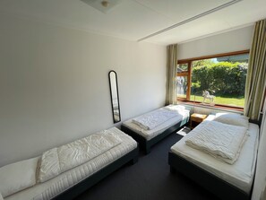 2 bedrooms, free WiFi - 2 bedroom accommodation in Julianadorp aan Zee (Julianadorp aan Zee)