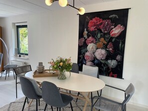 Dining - 3 bedroom accommodation in Julianadorp (Julianadorp)