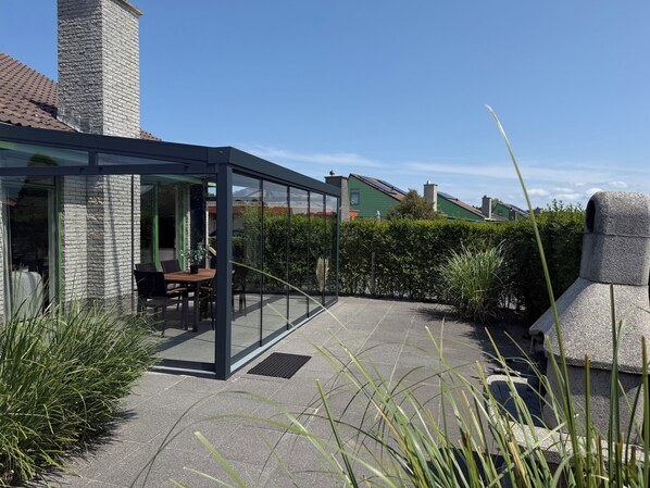 Outdoor dining - 3 bedroom accommodation in Julianadorp (Julianadorp)