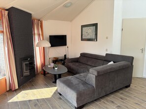 Living area - 2 bedroom accommodation in Julianadorp aan Zee (Julianadorp aan Zee)