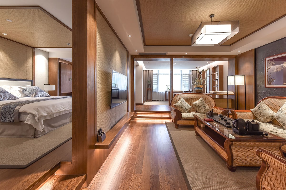 SuĂte premium, sacada | 1 quarto, roupas de cama premium, edredons de pluma