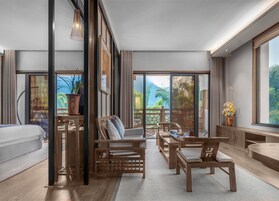 Family Suite, Balcony | Premium bedding, down comforters, pillowtop beds, in-room safe