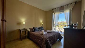 3 bedrooms, iron/ironing board, bed sheets