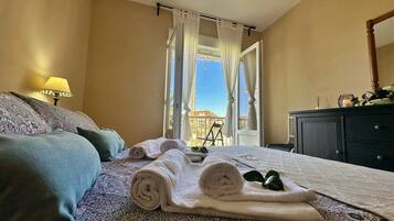 3 chambres, fer et planche Ă repasser, draps fournis