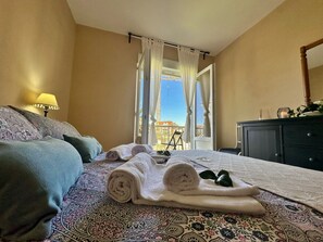 3 bedrooms, iron/ironing board, bed sheets