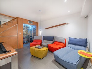 Royal Villa, 3 Bedrooms, Non Smoking, Patio | Living area | 52-inch flat-screen TV with satellite channels, fireplace, Netflix - Charming 3 Bedroom House in North York (Toronto)