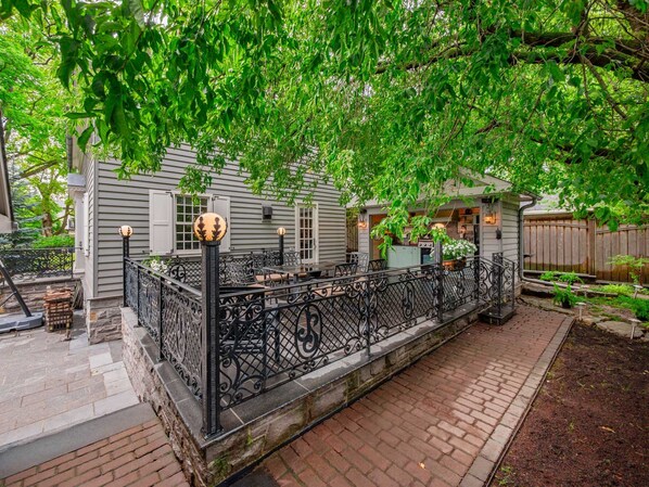 Terrace/patio - Charming 3 Bedroom House in North York (Toronto)