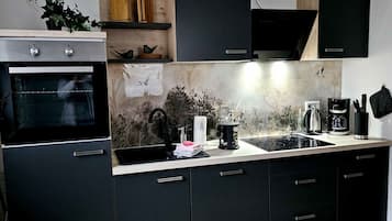 Kühlschrank, Ofen, Herdplatte, Geschirrspüler