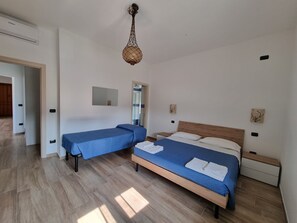 2 bedrooms, iron/ironing board, travel cot, WiFi - Casa Vacanze Otranto a 100mt dal Mare (Otranto)