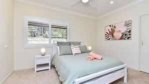4 Schlafzimmer, Bügeleisen/Bügelbrett, kostenloses WLAN