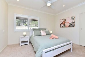 4 bedrooms, iron/ironing board, WiFi (free), bed sheets - Kookaburra Range (North Rothbury)