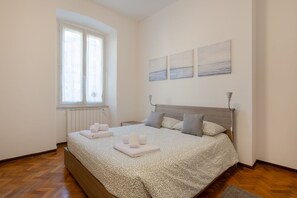 3 chambres, bureau, Wi-Fi, literie fournie