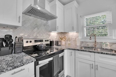 This house is a 3 bedroom(s), 2 bathrooms, located in Atlanta, GA.