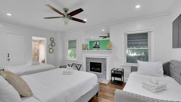 3 habitaciones, escritorio, tabla de planchar con plancha y wifi gratis