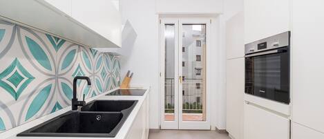 Refrigerador, horno, parrilla de estufa y lavavajillas