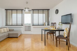 Living room - Studio Next to Spodek by Renters (Katowice)