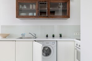 Studio, Balcony | Private kitchen | Oven, electric kettle, cookware/dishes/utensils, freezer - Studio Next to Spodek by Renters (Katowice)