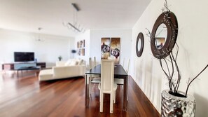 Interior - Sunset Bay by LovelyStay (Funchal)