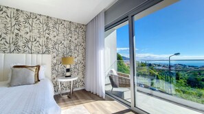 3 bedrooms, iron/ironing board, travel crib, free WiFi