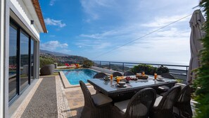 Outdoor dining - Villa Liana by LovelyStay (Canhas)