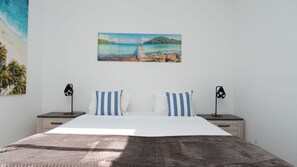 3 bedrooms, iron/ironing board, travel cot, free WiFi