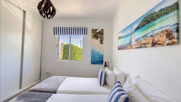 3 bedrooms, iron/ironing board, travel cot, free WiFi