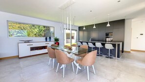 Dining - Villa Blue Horizon by LovelyStay (Tabua)