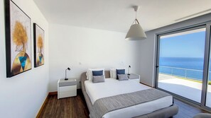 3 bedrooms, iron/ironing board, travel crib, free WiFi