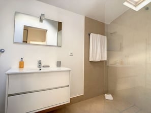 Hair dryer, towels
