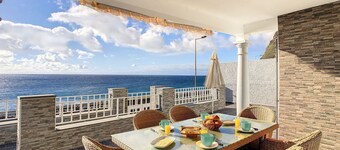 Naya Beach House by LovelyStay