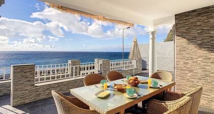 Naya Beach House by LovelyStay