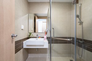Appartamento familiare | Bagno | Doccia, asciugacapelli, pantofole, bidet