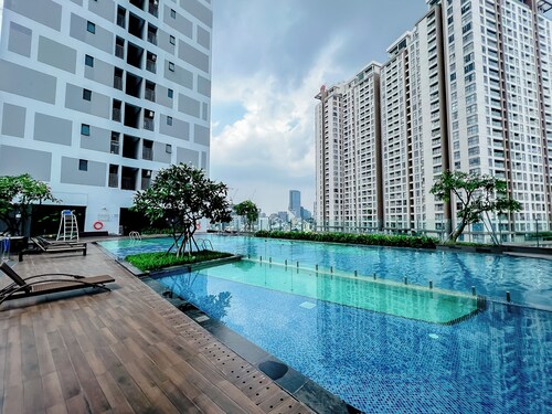Helios Rivergate Apartment