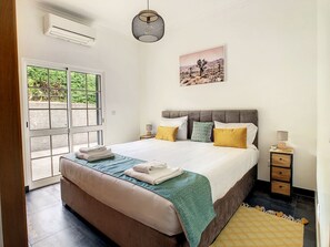 3 bedrooms, iron/ironing board, travel crib, free WiFi