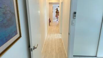 2 chambres, fer et planche à repasser, draps fournis