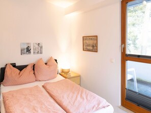 2 dormitorios, cuna de viaje, wifi gratis y ropa de cama