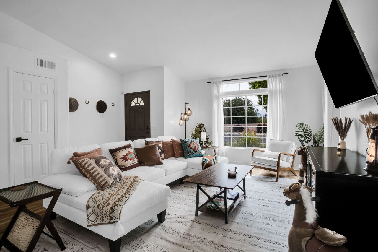 Smart-TV, videospill, fotballspill og bordtennis