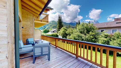Willkommen in den "Garmisch Chalets" - Wohnung "Pflegersee"!