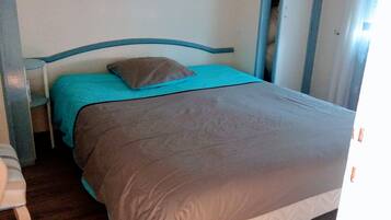 1 bedroom, iron/ironing board, bed sheets