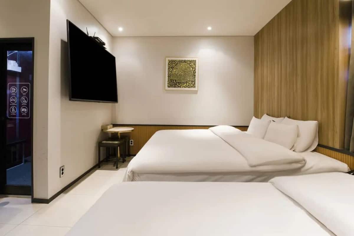 Premium Studio | 1 bedroom, blackout curtains, free WiFi