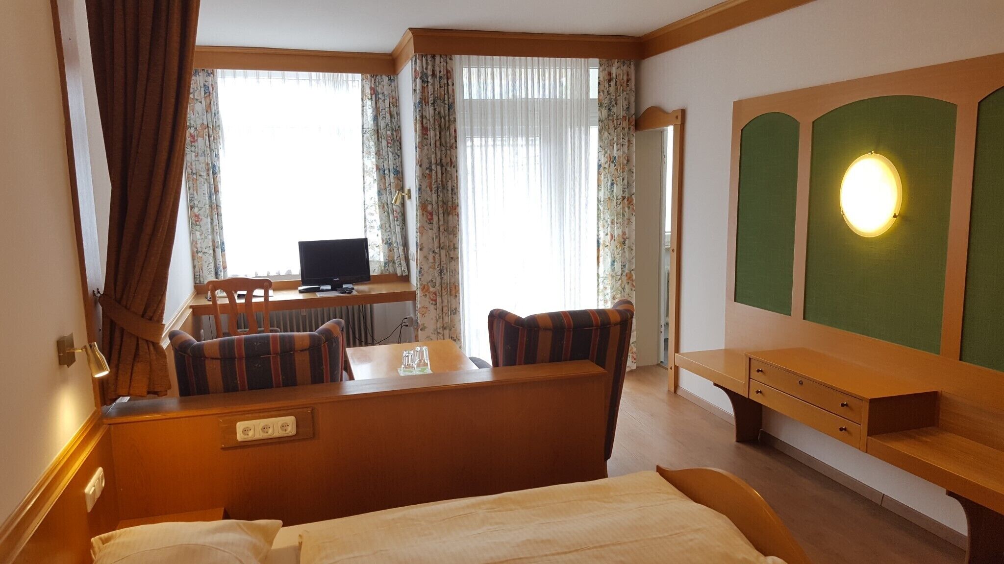 1 bedroom, internet, bed sheets