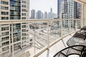 Balcony - Elegant 1BD with Stunning Views (Dubai)