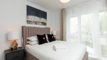 2 ห้องนอน, เตารีด/โต๊ะรีดผ้า, Wi-Fi ฟรี, ผ้าปูที่นอน