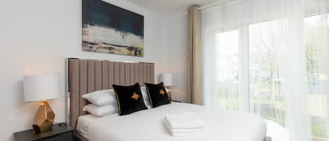 2 dormitoris, planxa i posts de planxar, wifi gratuïta i roba de llit