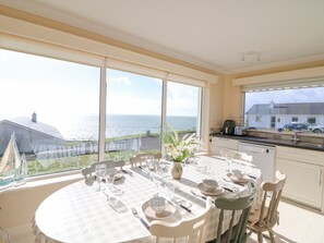 Dining - Sea's The Dream (Clonakilty)